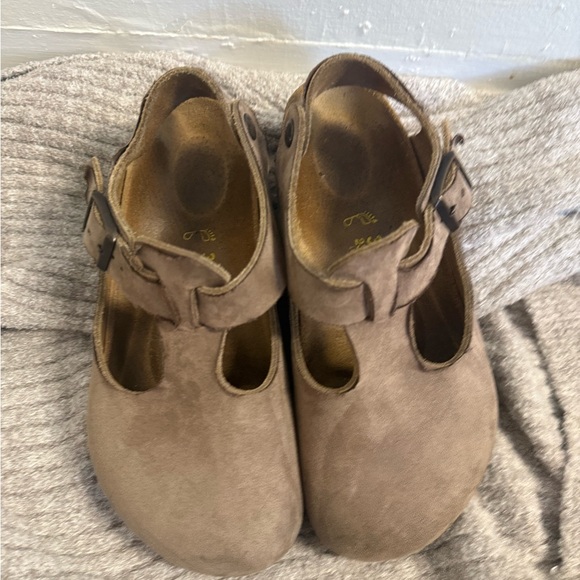 Birkenstock Tan Mules with Buckle - Picture 6 of 13